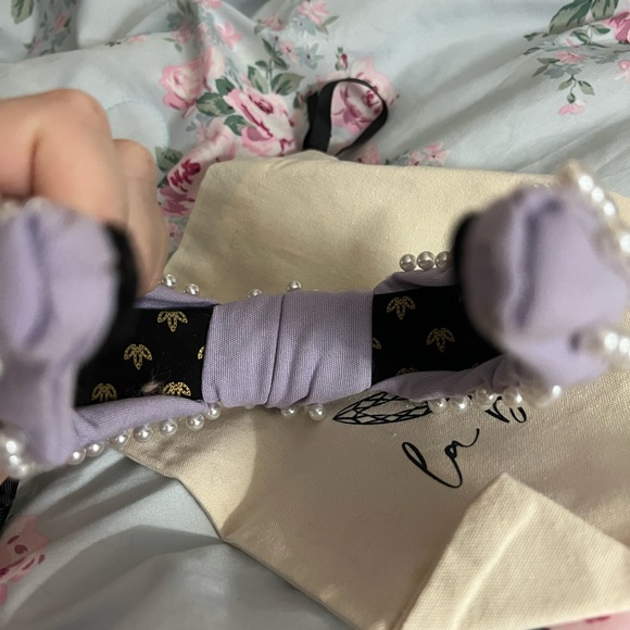 La Bella Light Purple Pearl Knotted Headband - Picture 3 of 11